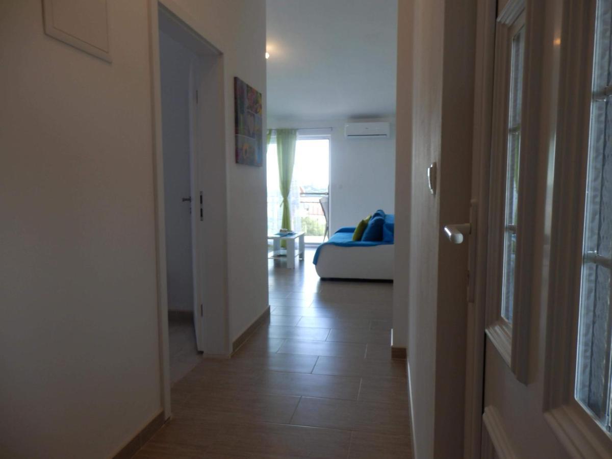 Apartman Laura Tribalj Exterior foto